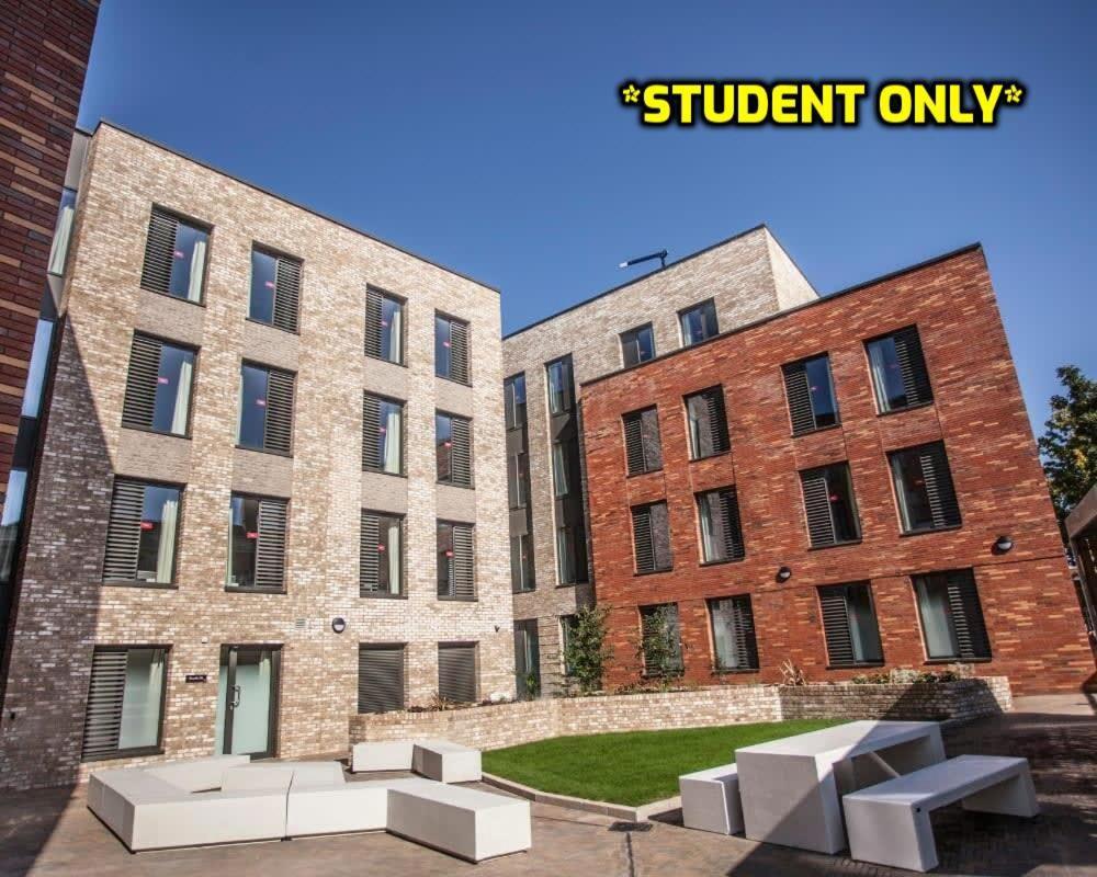 Student Only Zeni Ensuite Rooms, Colchester Exterior photo