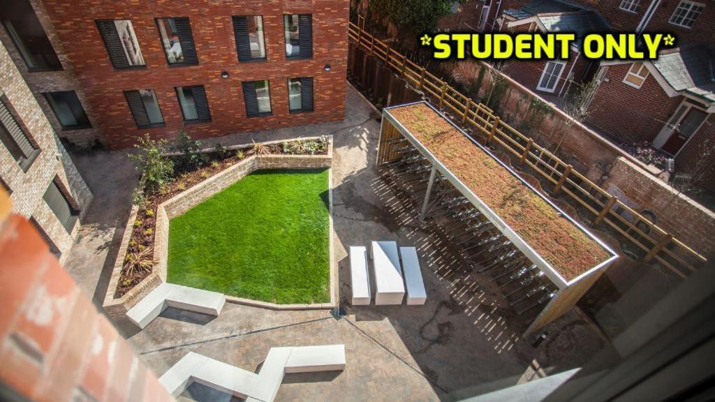 Student Only Zeni Ensuite Rooms, Colchester Exterior photo