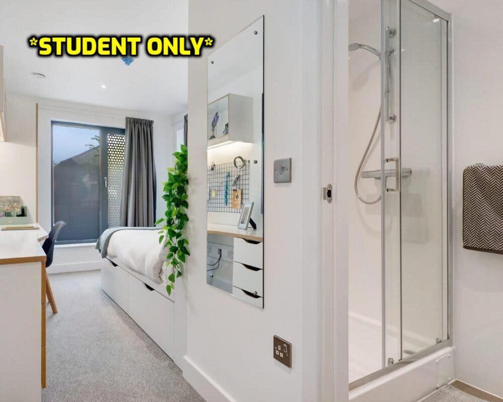 Student Only Zeni Ensuite Rooms, Colchester Exterior photo