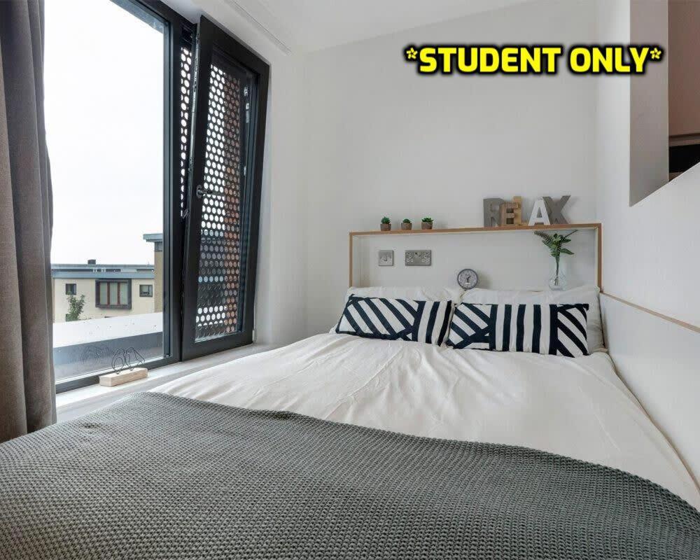 Student Only Zeni Ensuite Rooms, Colchester Exterior photo
